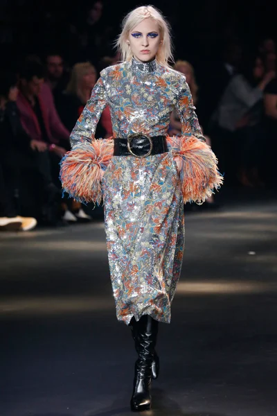 Look 92